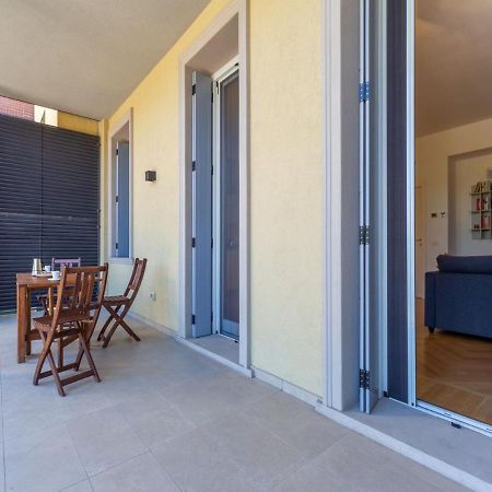 The Best Rent - Spacious Three-Bedroom Apartment With Terrace Milan Bagian luar foto