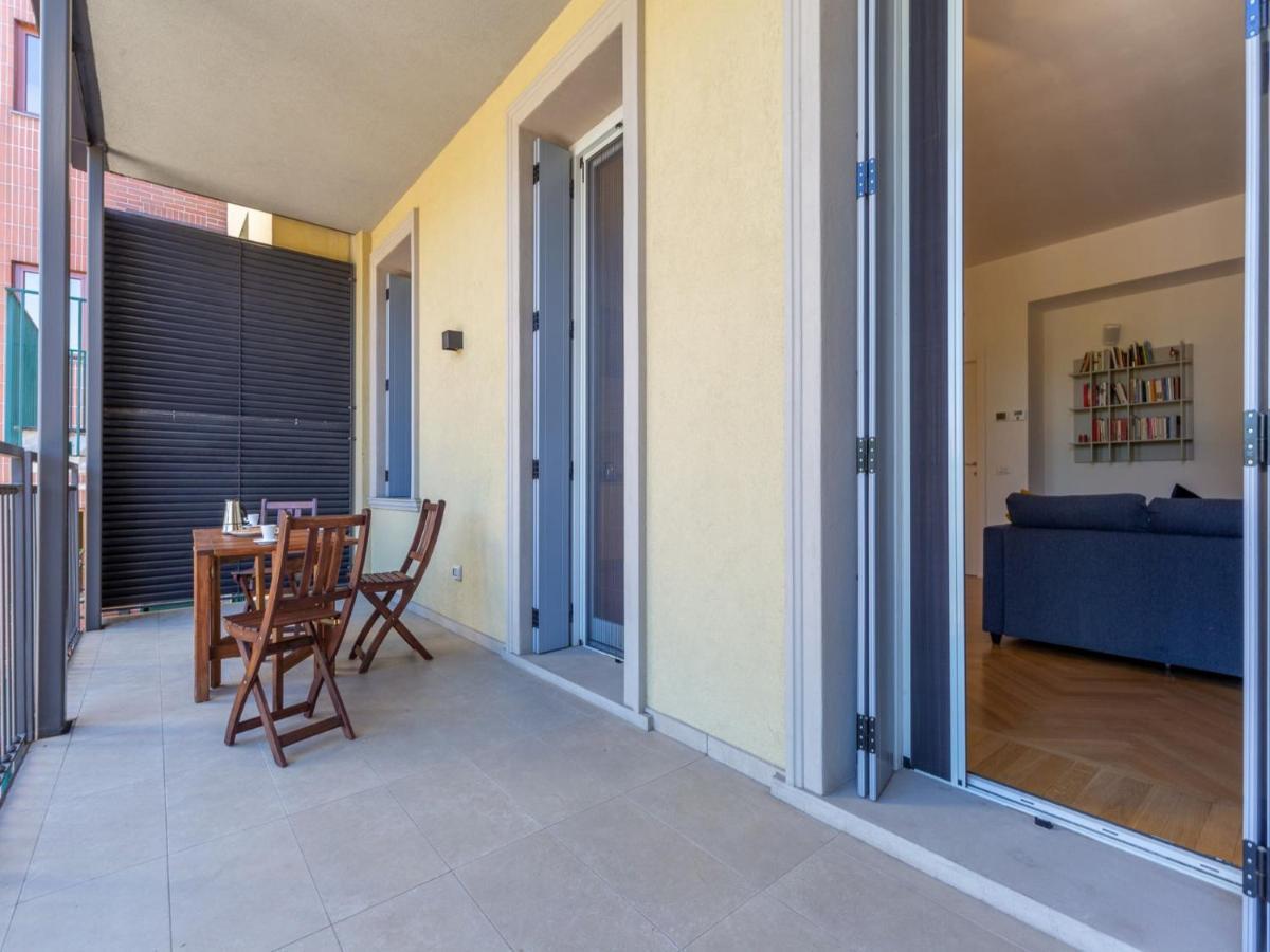 The Best Rent - Spacious Three-Bedroom Apartment With Terrace Milan Bagian luar foto