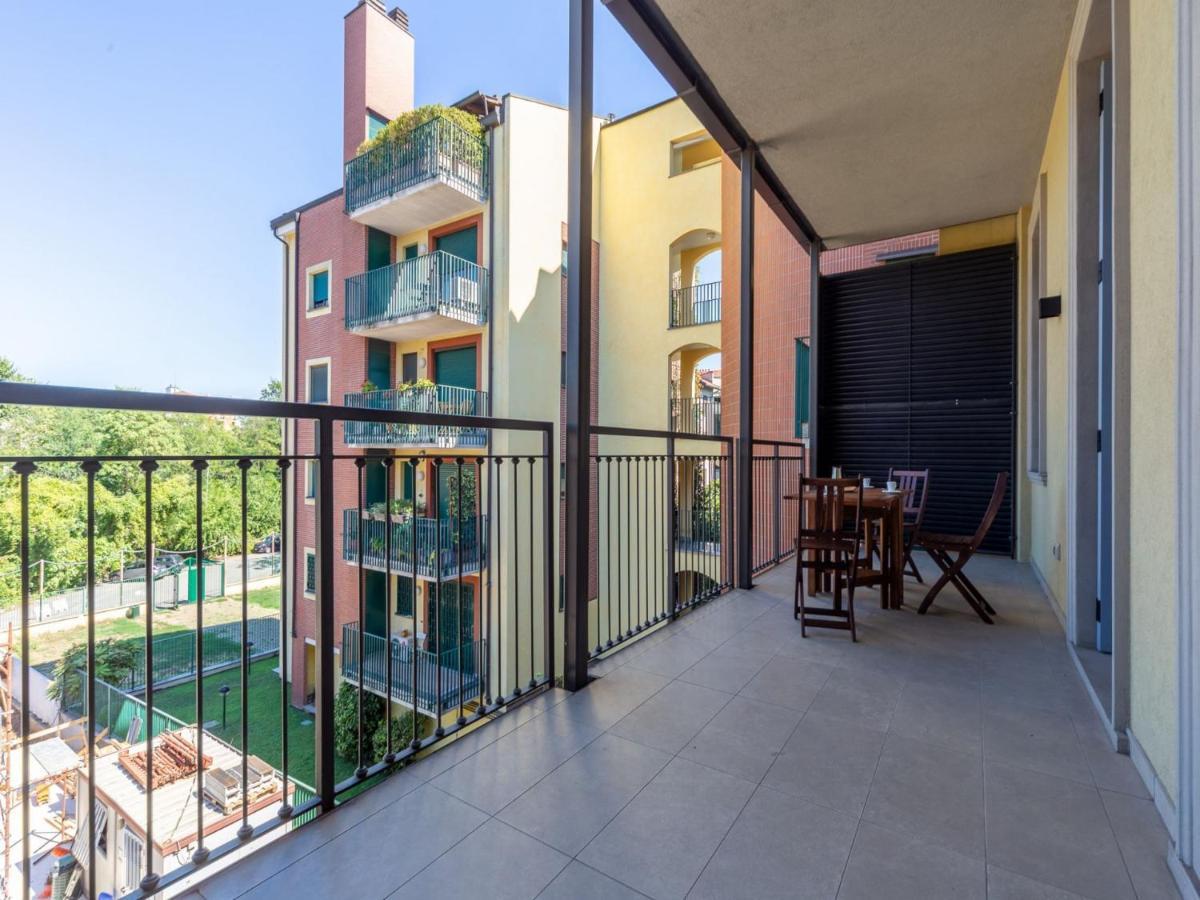 The Best Rent - Spacious Three-Bedroom Apartment With Terrace Milan Bagian luar foto