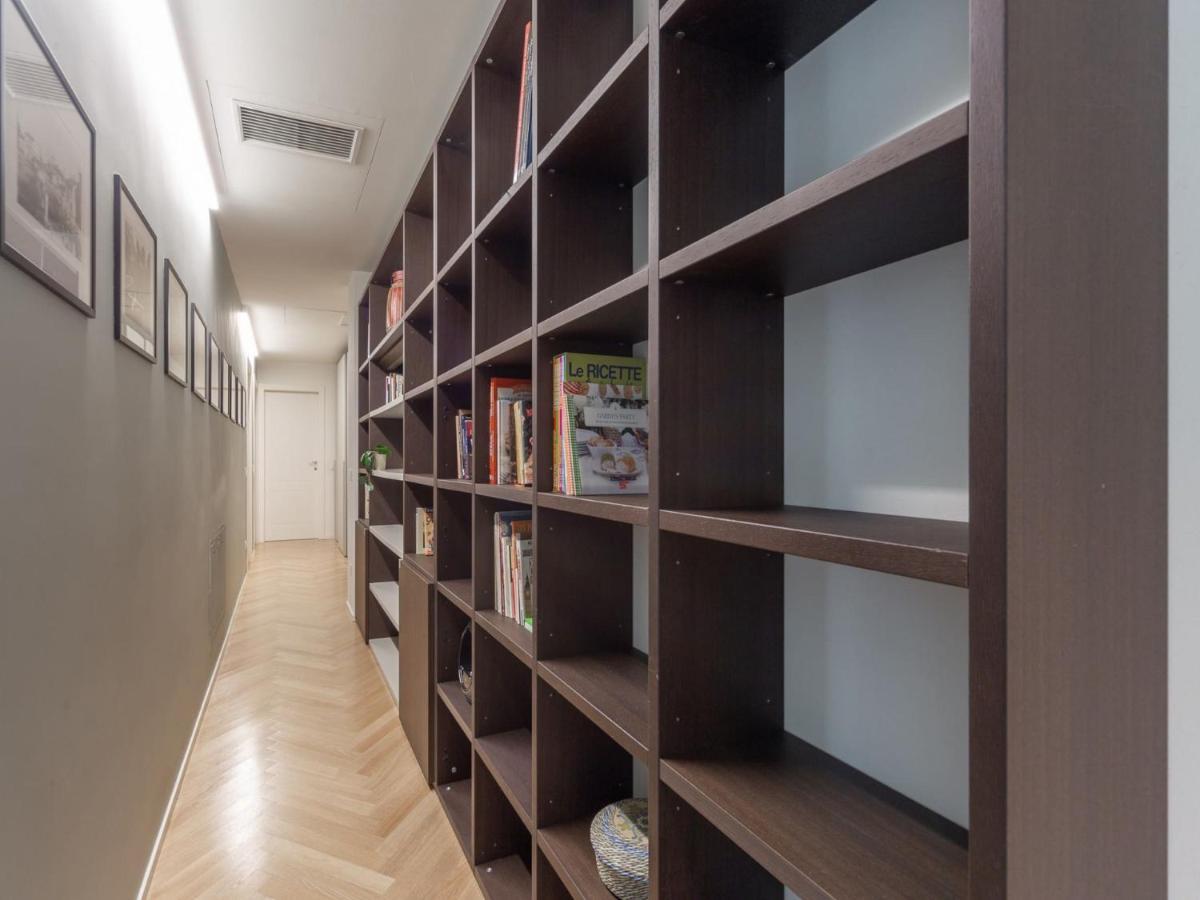 The Best Rent - Spacious Three-Bedroom Apartment With Terrace Milan Bagian luar foto