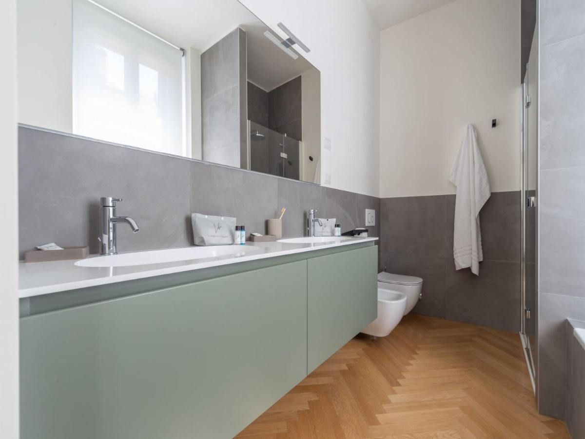The Best Rent - Spacious Three-Bedroom Apartment With Terrace Milan Bagian luar foto
