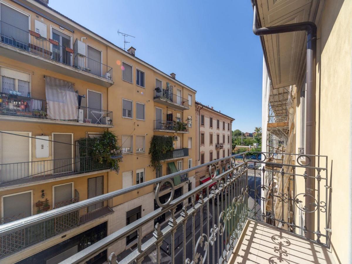 The Best Rent - Spacious Three-Bedroom Apartment With Terrace Milan Bagian luar foto