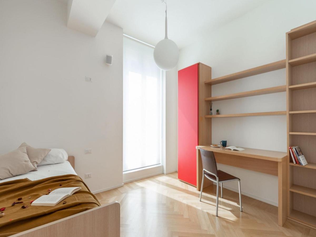 The Best Rent - Spacious Three-Bedroom Apartment With Terrace Milan Bagian luar foto