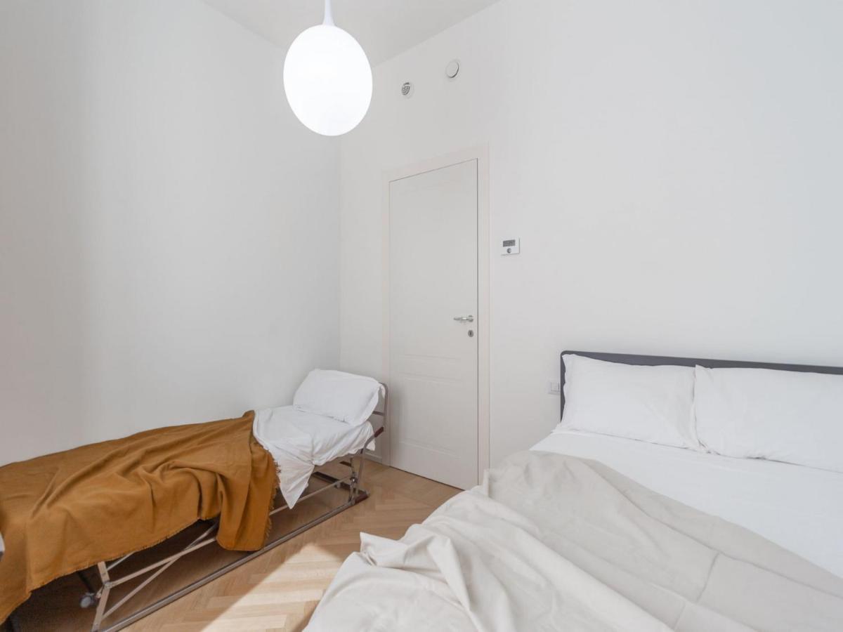 The Best Rent - Spacious Three-Bedroom Apartment With Terrace Milan Bagian luar foto