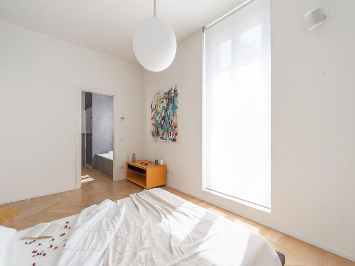 The Best Rent - Spacious Three-Bedroom Apartment With Terrace Milan Bagian luar foto